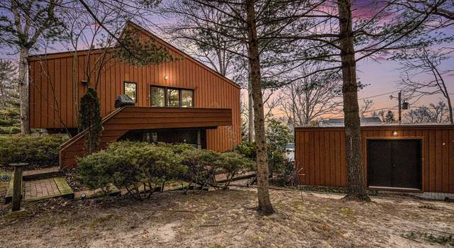 Photo of 49106 Knob Hill Dr, New Buffalo, MI 49117