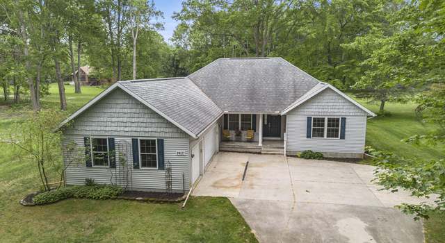 Photo of 9637 Sunset Dr, Canadian Lakes, MI 49346