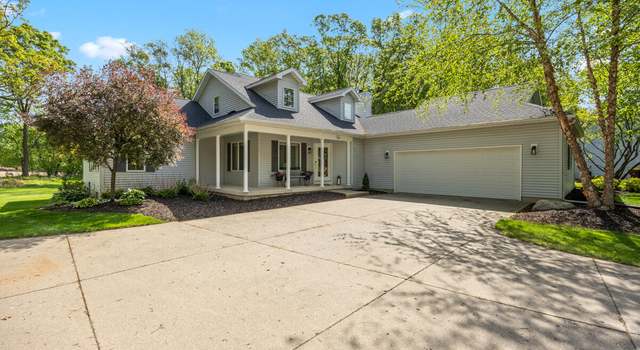 Photo of 260 Oakwood Ct, Ionia, MI 48846