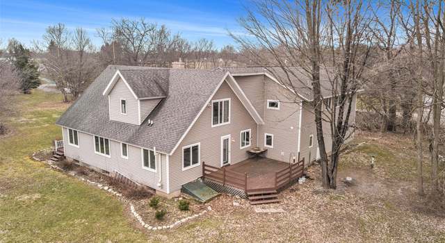 Photo of 5727 11 Mile Rd NE, Rockford, MI 49341