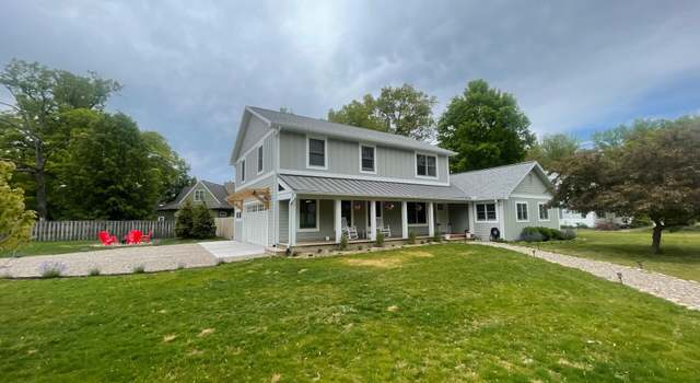 Photo of 116 W Clay St, New Buffalo, MI 49117