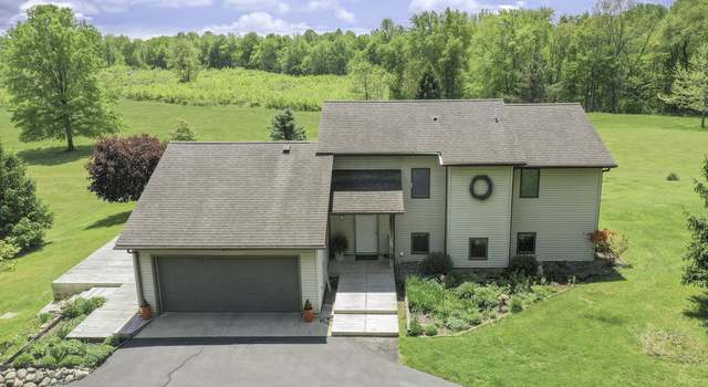 Photo of 838 Able Rd, Buchanan, MI 49107