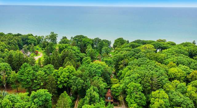 Photo of 2376 Lakeshore Dr, Fennville, MI 49408