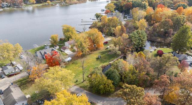 Photo of 70492 Beach Dr, Edwardsburg, MI 49112