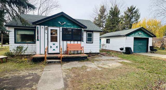 Photo of 74 4th St, Eastlake, MI 49626