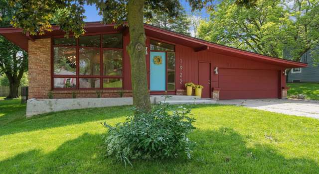 Photo of 1922 Carlton Ave NE, Grand Rapids, MI 49505