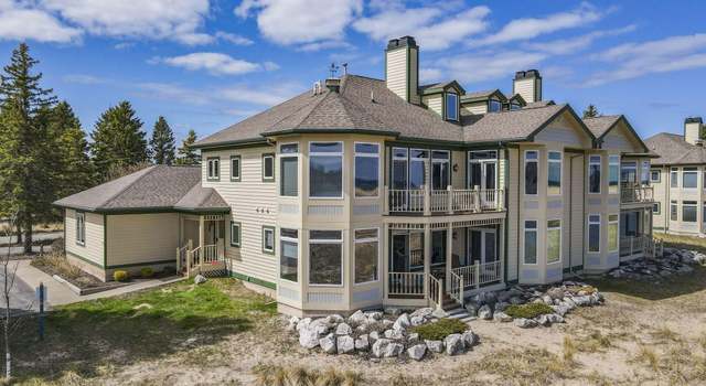 Photo of 332 Lakeshore Dr, Manistee, MI 49660