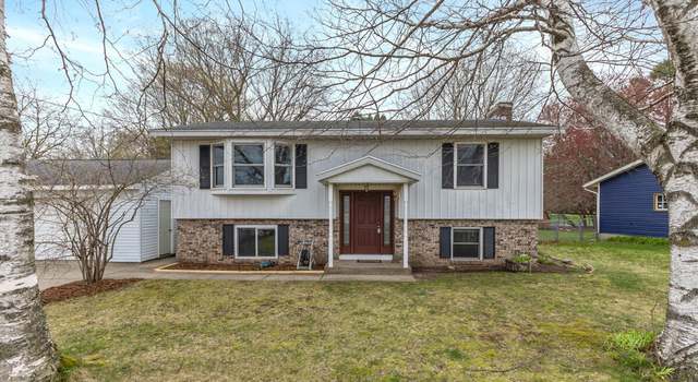 Photo of 9815 Myers Lake Ave NE, Rockford, MI 49341