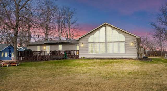 Photo of 47764 Woodland Dr, Bangor, MI 49013