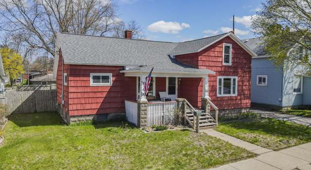 Photo of 176 Lincoln St, Manistee, MI 49660