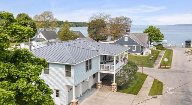Photo of 87 S Center St, Beulah, MI 49617