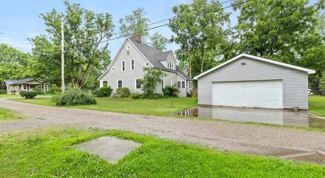 Photo of 322 Eastman St, Breckenridge, MI 48615