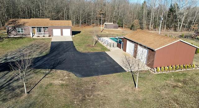 Photo of 16861 Peach Ridge Ave, Kent City, MI 49330