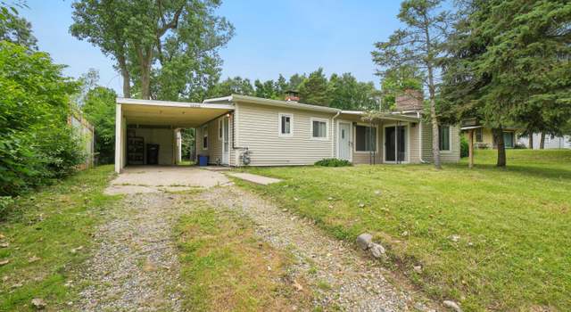 Photo of 10416 Lakeview Dr, Whitmore Lake, MI 48189