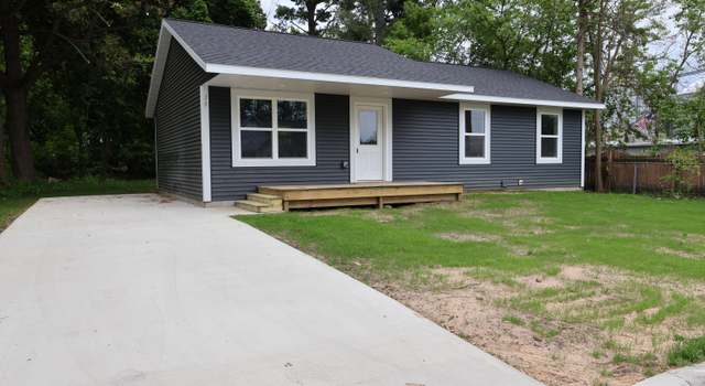 Photo of 28 Fremont Ave, Fremont, MI 49412