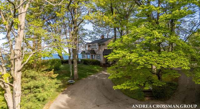 Photo of 5011 Rosabelle Beach Ave, Holland, MI 49424