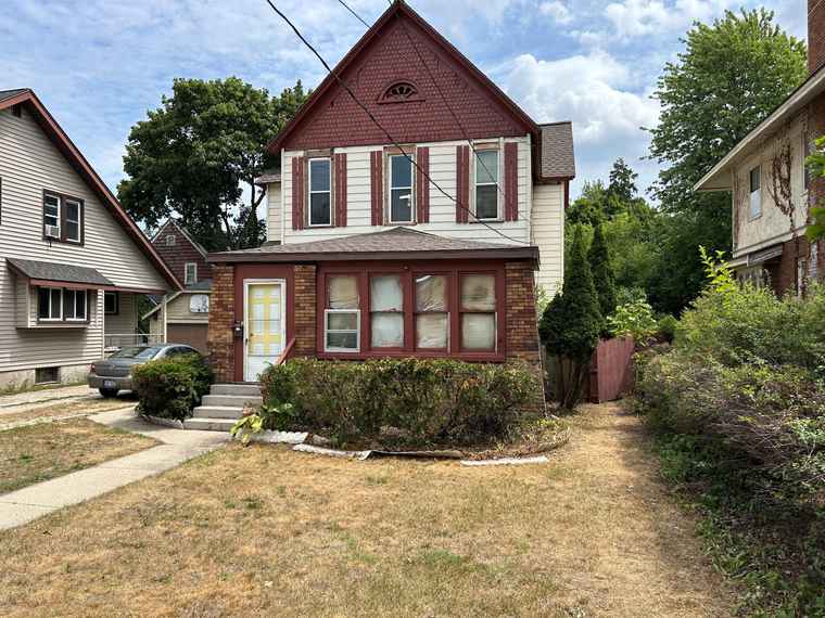 Photo of 1928 Madison Ave SE Grand Rapids, MI 49507