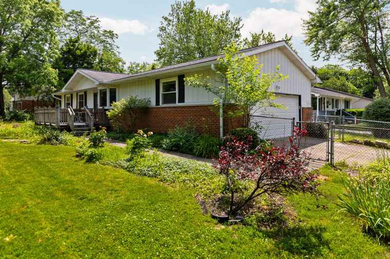 Photo of 3250 Lorraine St Ann Arbor, MI 48108