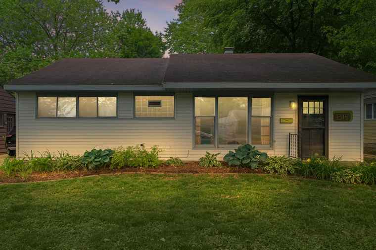 Photo of 1315 Eastern Pl NE Grand Rapids, MI 49505