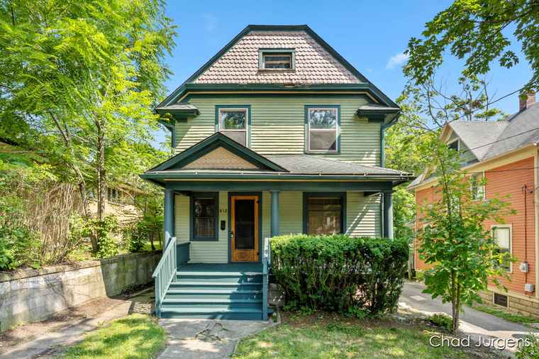 Photo of 812 Wheaton Ave Kalamazoo, MI 49008