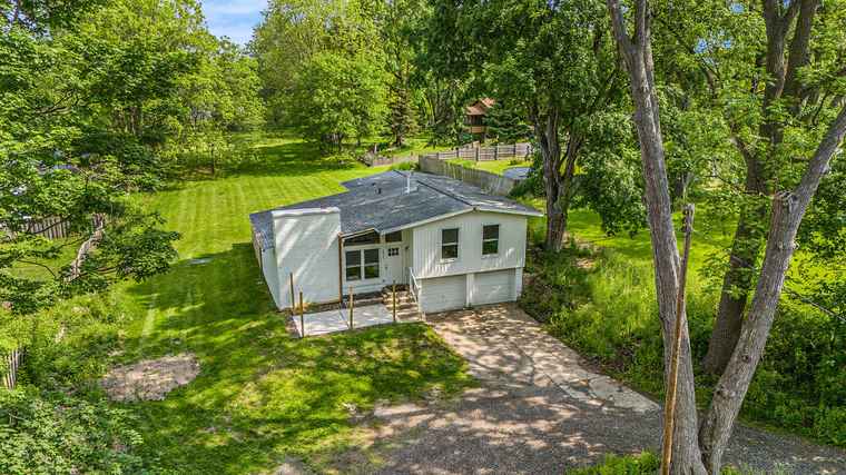 Photo of 1335 Knapp St NE Grand Rapids, MI 49505