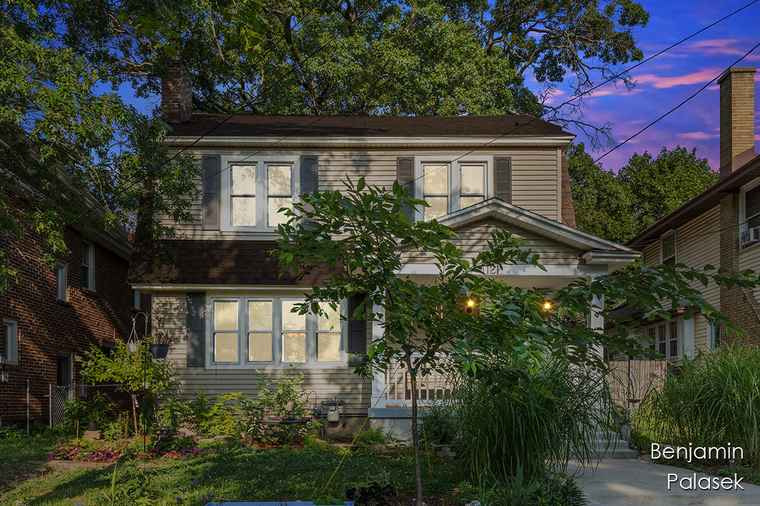 Photo of 1121 Benjamin Ave SE Grand Rapids, MI 49506