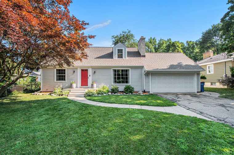 Photo of 2115 Fulton St E Grand Rapids, MI 49503