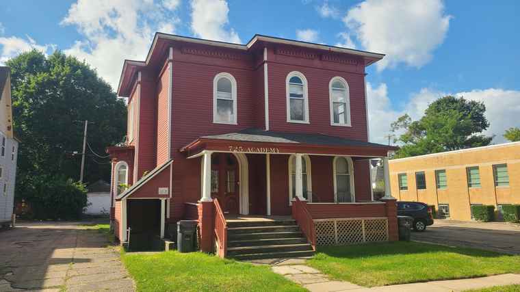 Photo of 725 Academy St Kalamazoo, MI 49007