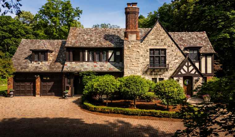 Photo of 2010 Devonshire Rd Ann Arbor, MI 48104