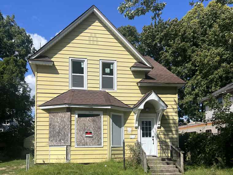 Photo of 915 Hays Park Ave Kalamazoo, MI 49001