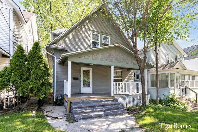Photo of 129 Sweet St NE Grand Rapids, MI 49505