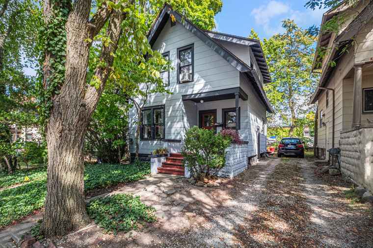Photo of 518 N Division St Ann Arbor, MI 48104