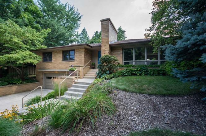 2406 Richards Dr SE, East Grand Rapids, MI 49506 | MLS# 16040381 ... 2406 Richards Dr SE, East Grand Rapids, MI 49506 | MLS# 16040381 ...