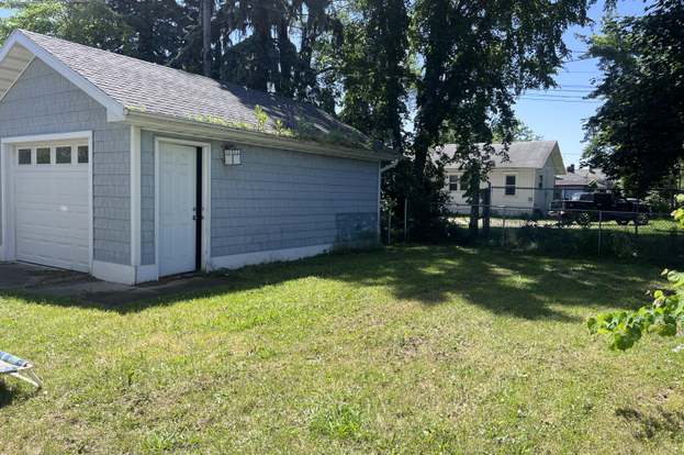 680 E Empire Ave, Benton Harbor, MI 49022 | MLS# 24029563 | Redfin