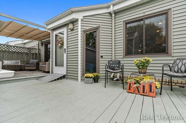 Muskegon County Mi Waterfront Homes For Sale Property Real Estate On The Water Redfin