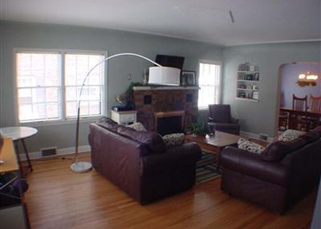 525 Woodlawn Ave, Grand Haven, MI 49417
