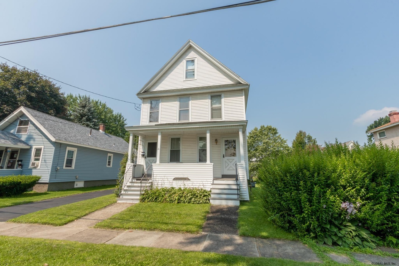 11 Parkwood Ave, Johnstown, NY 12095