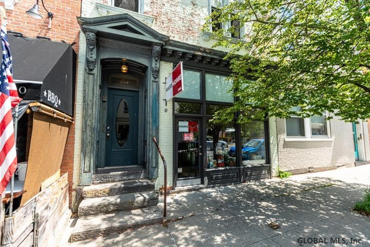 344 Warren St, Hudson, NY 12534