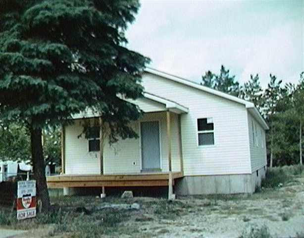 2077 Foster Ave