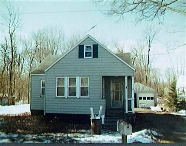 24 Grandy St