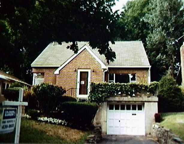 246 Hackett Blvd