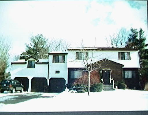 7 Henderson Rd