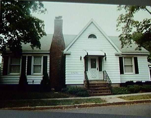 1043 Washington Ave