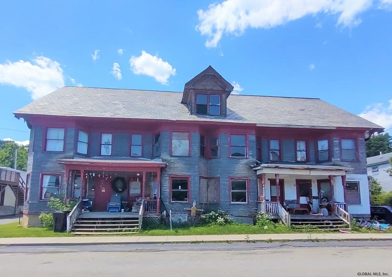 29-35 West St, Whitehall, NY 12887