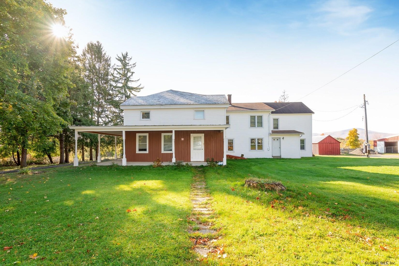 523 Old Plank Rd, Greenville, NY 12083