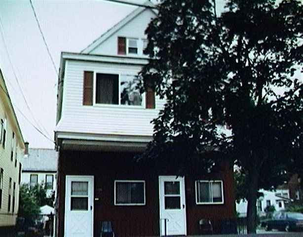 1102 Pleasant St