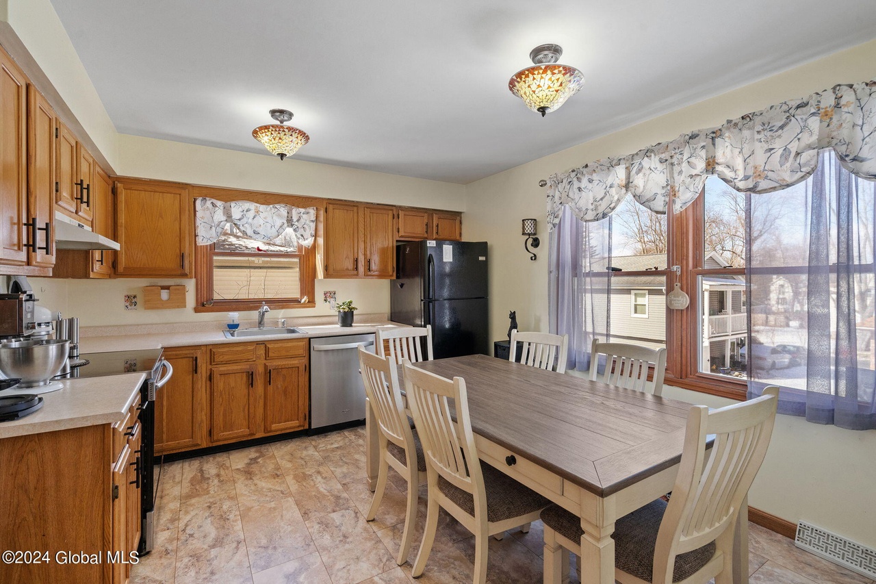 153 Hillcrest Ave, Schenectady, NY 12304 MLS 202412353 Redfin