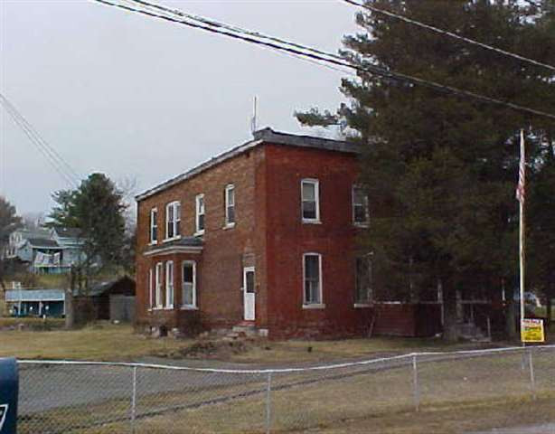33 River Rd