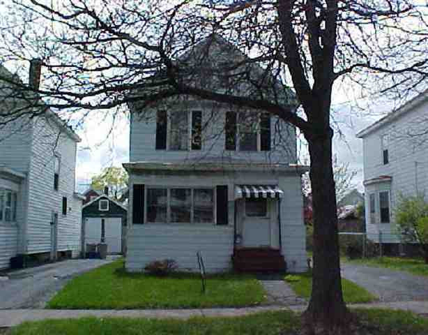 8 Twiller St