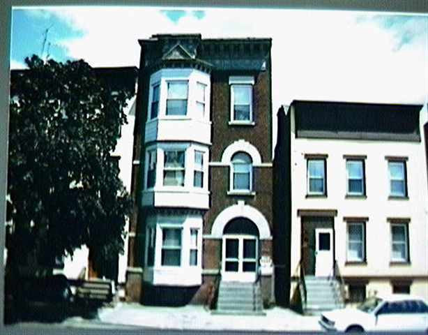 326 4th St
